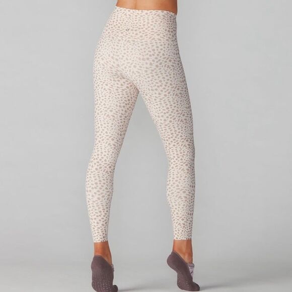 TAVI High Waisted 7/8 Tight in Dune Lynx Size XS - Picture 2 of 9